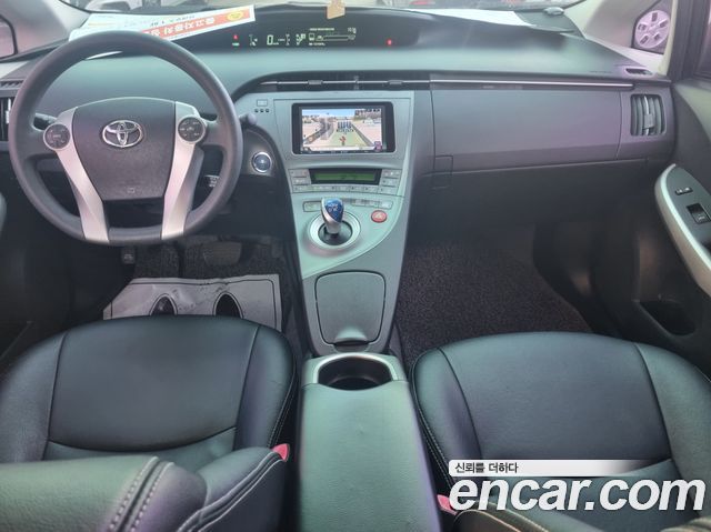 Toyota Prius 2013 — photo 9
