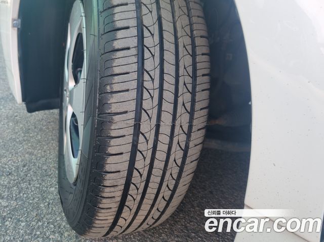 Toyota Prius 2013 — photo 11