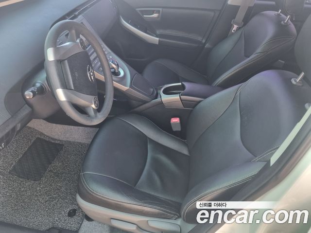 Toyota Prius 2013 — photo 12