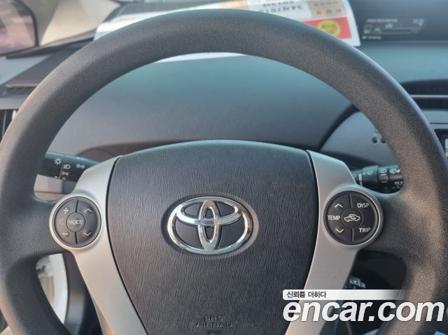 Toyota Prius 2013 — photo 18