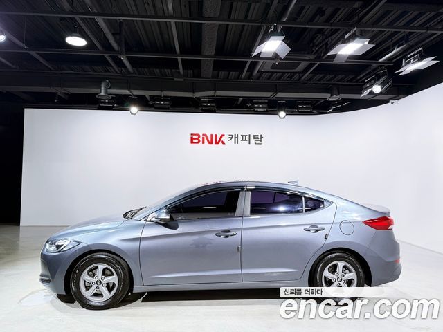 Hyundai AVANTE 2018 — photo 3