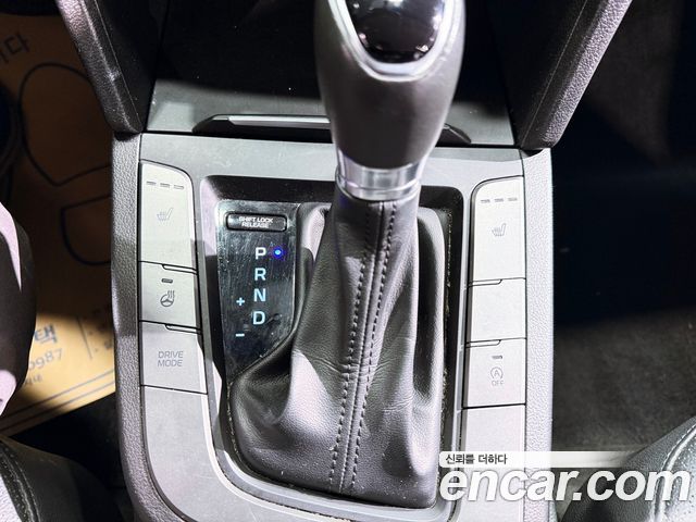 Hyundai AVANTE 2018 — photo 12