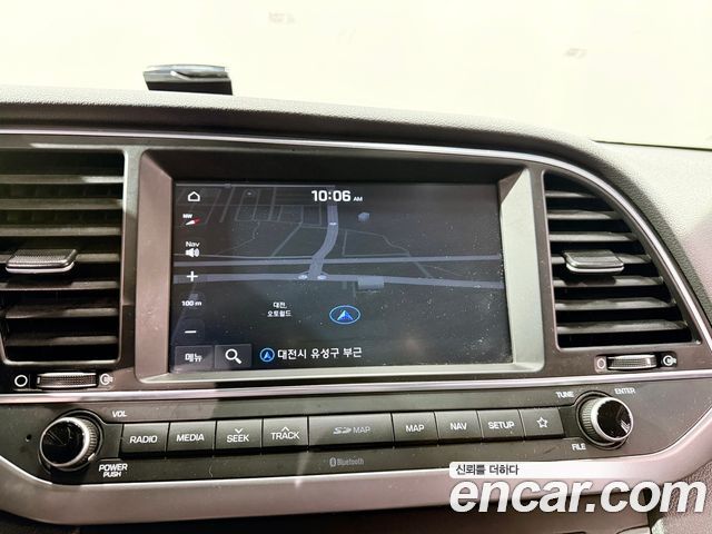 Hyundai AVANTE 2018 — photo 14