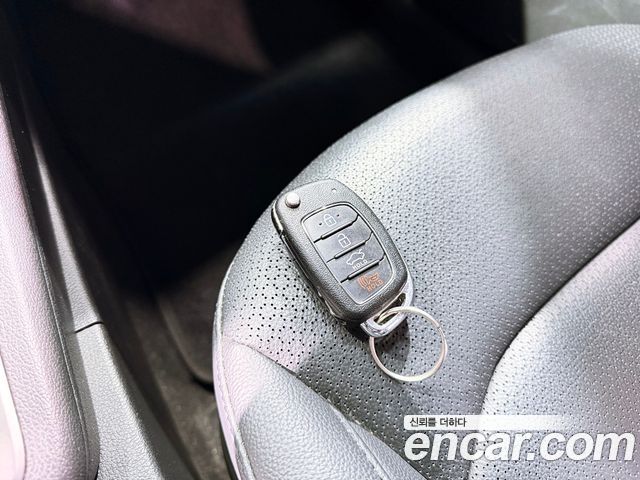 Hyundai AVANTE 2018 — photo 16