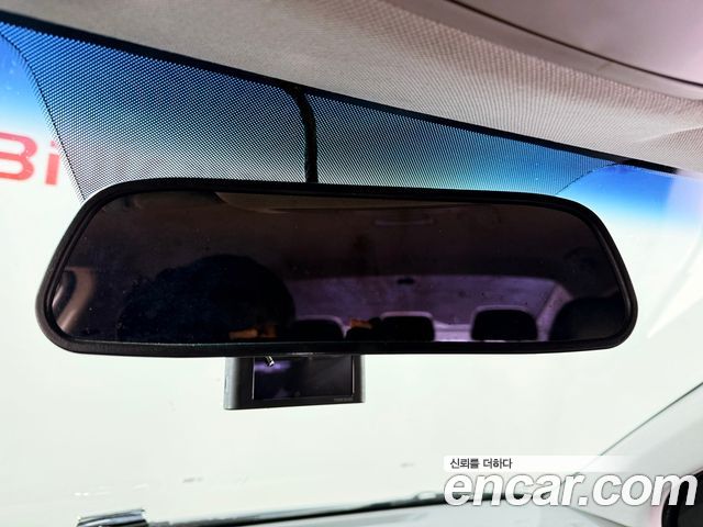 Hyundai AVANTE 2018 — photo 17