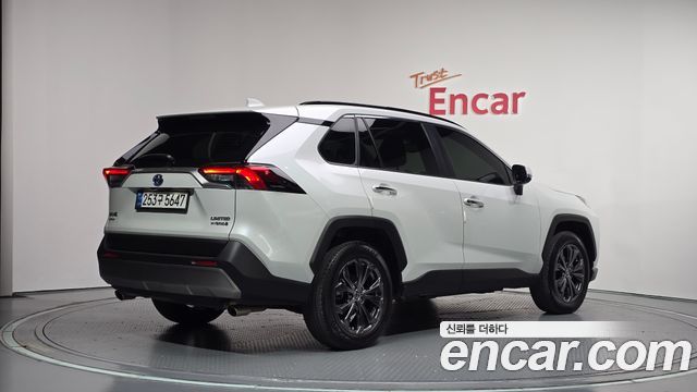 Toyota RAV4 2024 — photo 2