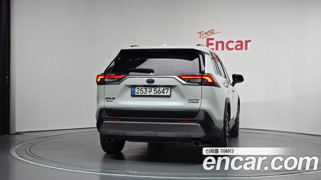 Toyota RAV4 2024 — photo 4