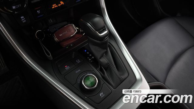 Toyota RAV4 2024 — photo 12