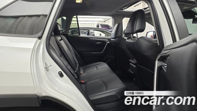Toyota RAV4 2024 — photo 17
