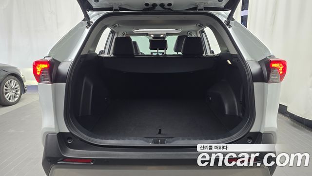 Toyota RAV4 2024 — photo 25