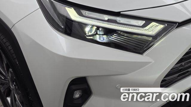 Toyota RAV4 2024 — photo 8