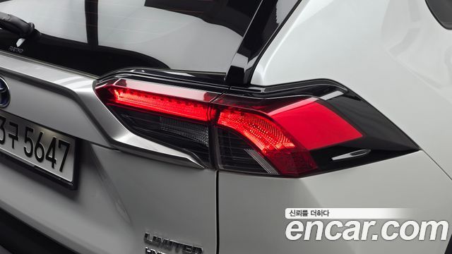 Toyota RAV4 2024 — photo 9