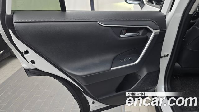 Toyota RAV4 2024 — photo 15