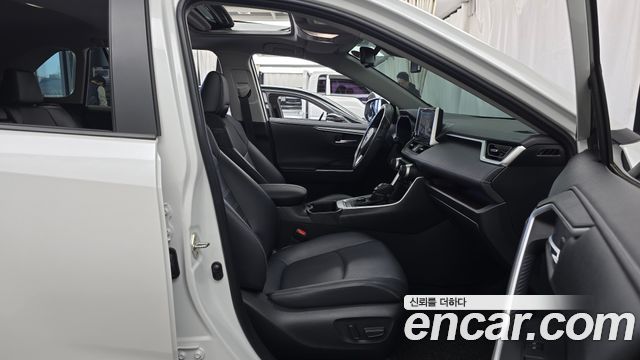 Toyota RAV4 2024 — photo 16