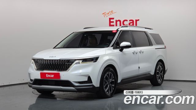 Kia Canival 2023 — photo 1