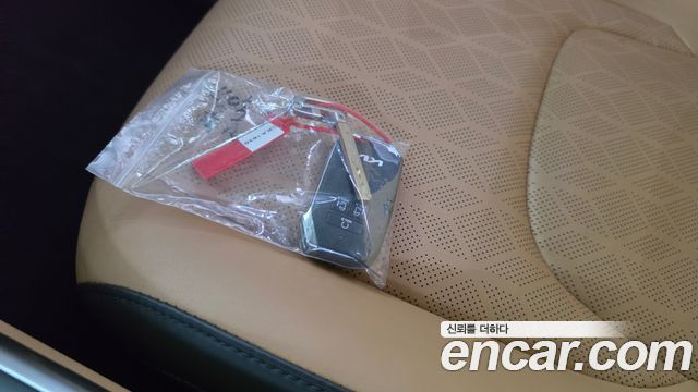 Kia Canival 2023 — photo 21