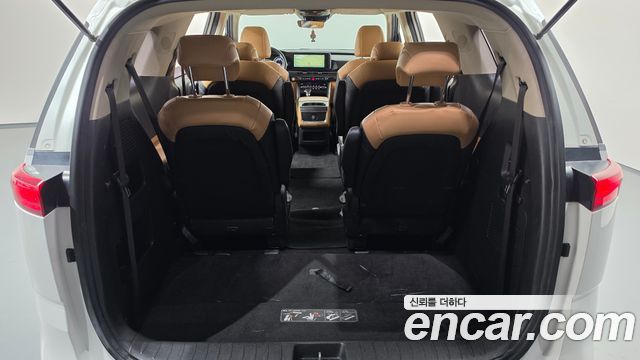 Kia Canival 2023 — photo 22