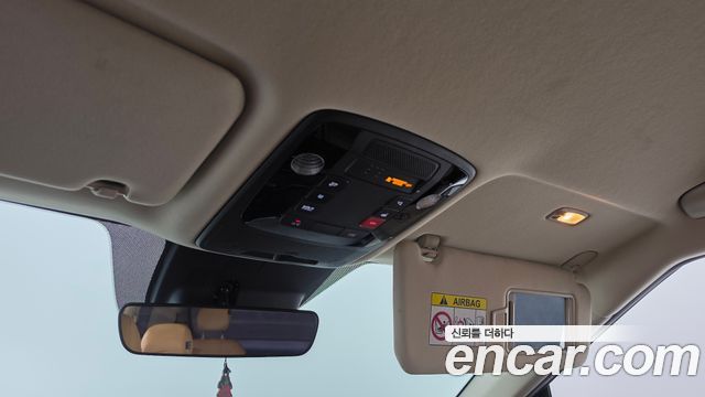 Kia Canival 2023 — photo 25