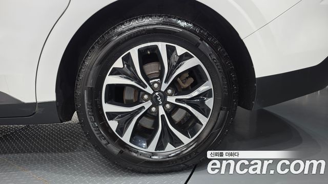 Kia Canival 2023 — photo 7