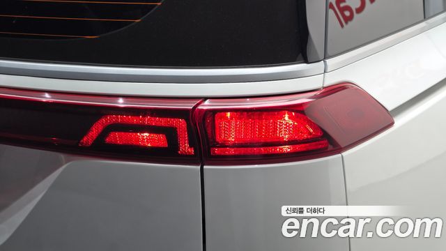 Kia Canival 2023 — photo 9
