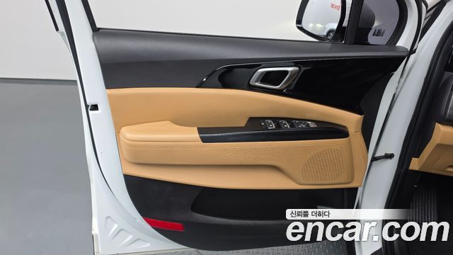 Kia Canival 2023 — photo 14