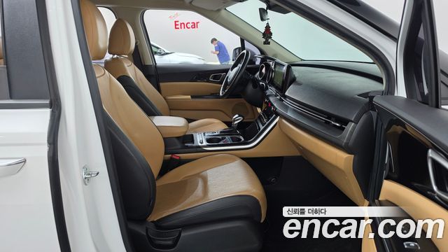 Kia Canival 2023 — photo 16