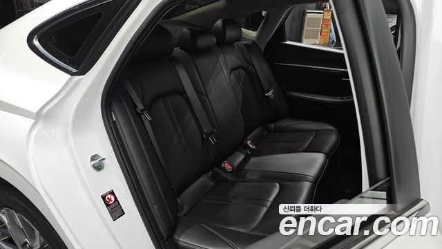 Hyundai Sonata 2022 — photo 18