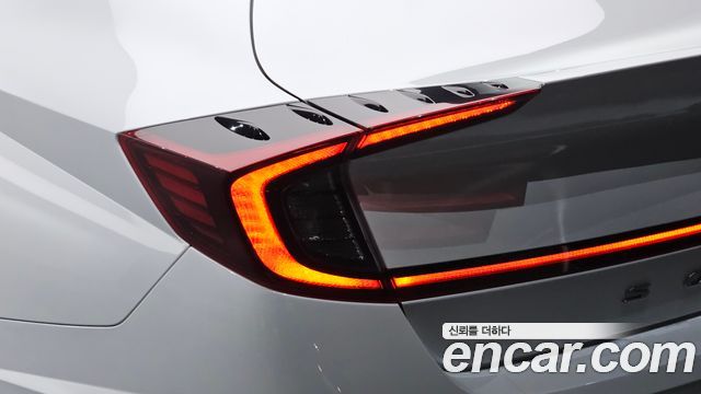 Hyundai Sonata 2022 — photo 9