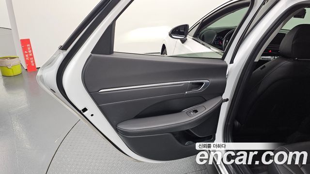 Hyundai Sonata 2022 — photo 15