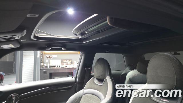 Mini Cooper 2022 — photo 25