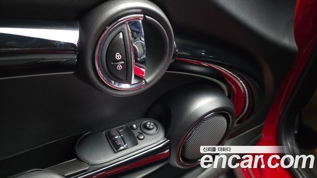 Mini Cooper 2022 — photo 29