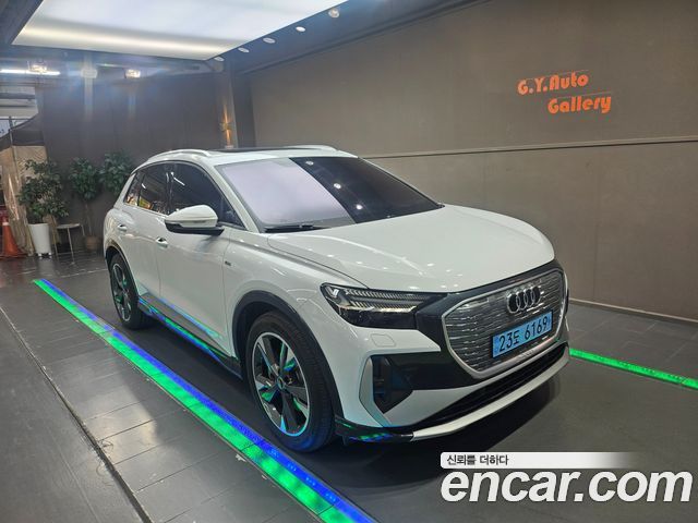 Audi Q4 e-tron 2022 — photo 1