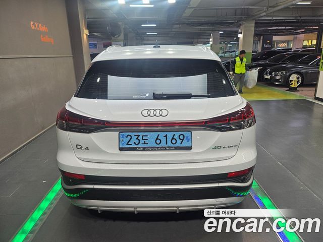 Audi Q4 e-tron 2022 — photo 4