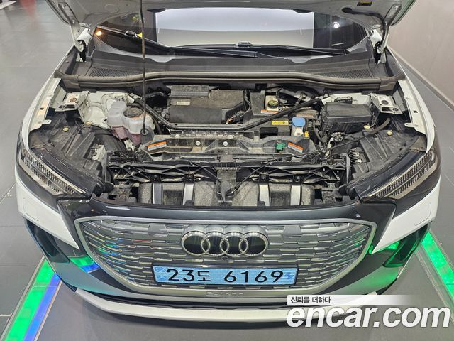 Audi Q4 e-tron 2022 — photo 6