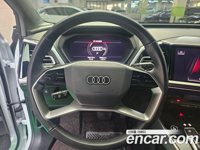 Audi Q4 e-tron 2022 — photo 11