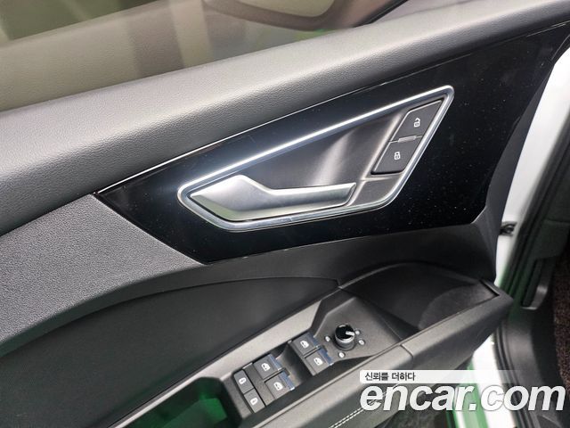 Audi Q4 e-tron 2022 — photo 13