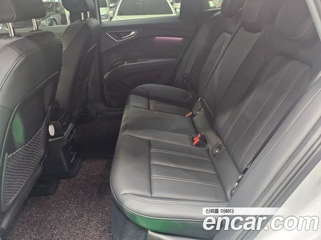Audi Q4 e-tron 2022 — photo 17