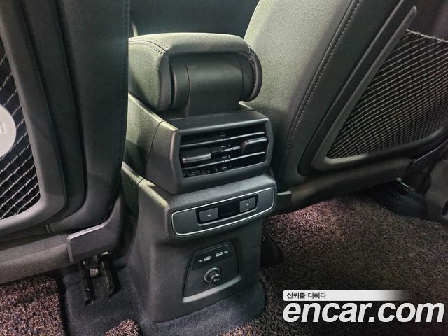 Audi Q4 e-tron 2022 — photo 18