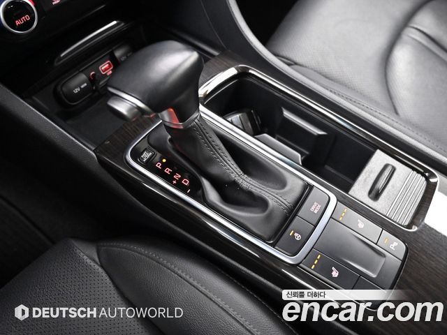 Kia K5 2018 — photo 9