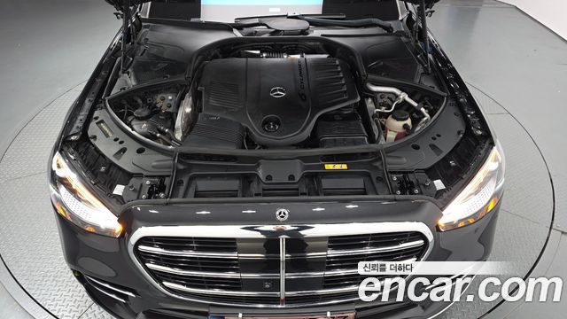 Mercedes-Benz S-Class 2023 — photo 6