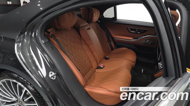 Mercedes-Benz S-Class 2023 — photo 18