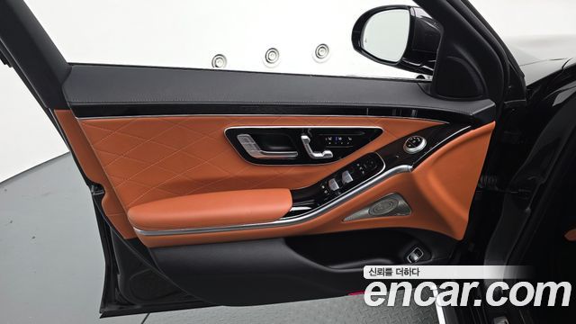 Mercedes-Benz S-Class 2023 — photo 14