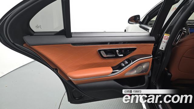 Mercedes-Benz S-Class 2023 — photo 15