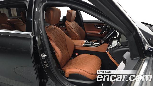 Mercedes-Benz S-Class 2023 — photo 16