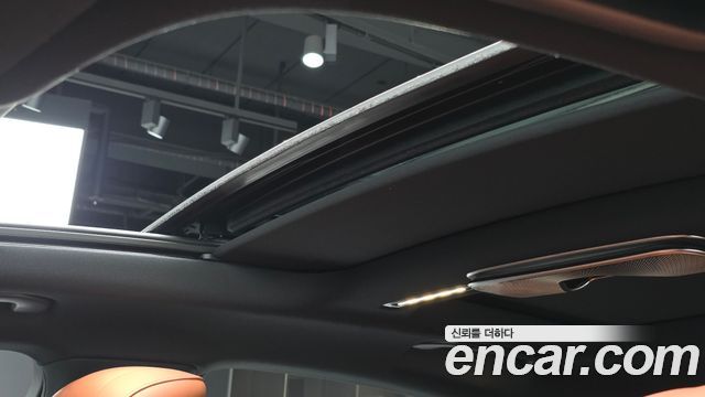 Mercedes-Benz S-Class 2023 — photo 29