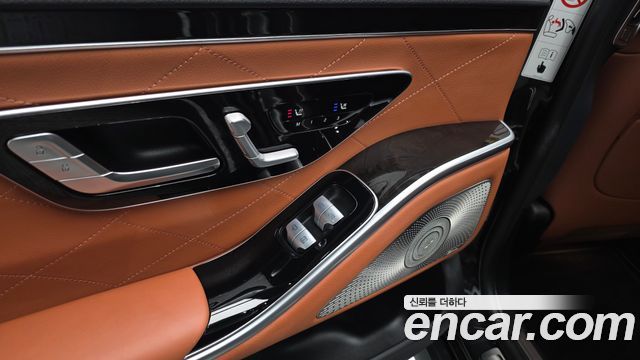 Mercedes-Benz S-Class 2023 — photo 31