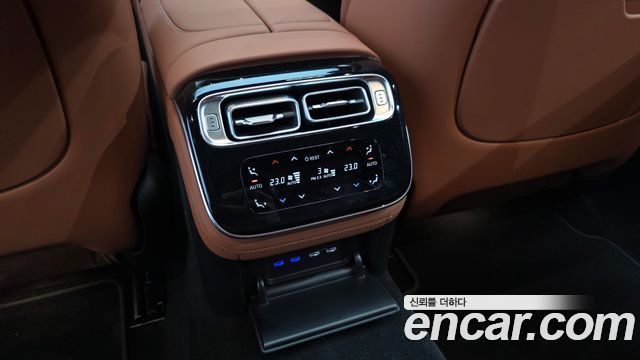 Mercedes-Benz S-Class 2023 — photo 35