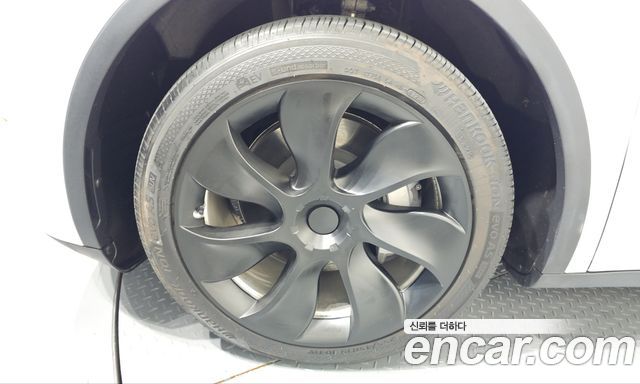 Tesla Model Y 2021 — photo 5
