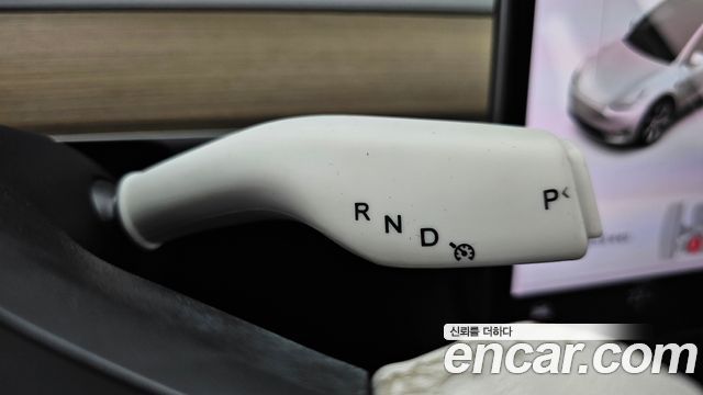 Tesla Model Y 2021 — photo 12