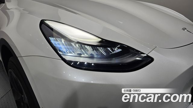 Tesla Model Y 2021 — photo 8